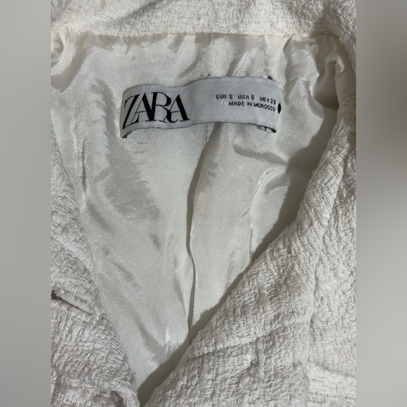 Zara White Blazer with Gold Buttons - Picture 4 of 5